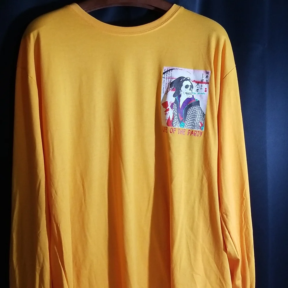 New 2X Graphic tee - Picture 2 of 8